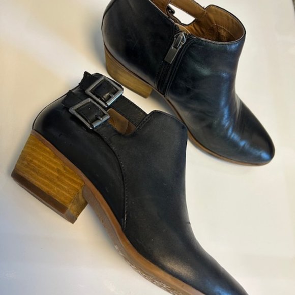 Clarks Collection Sz 7M Black Leather Ankle Booties #20701 Womens 2 Buckles Zip - Picture 5 of 5